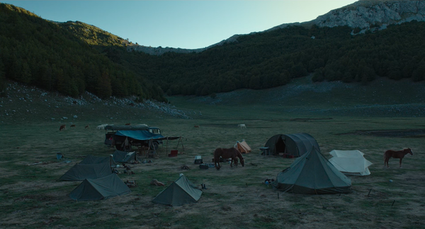 Il Buco [The Hole][洞穴] (2021)